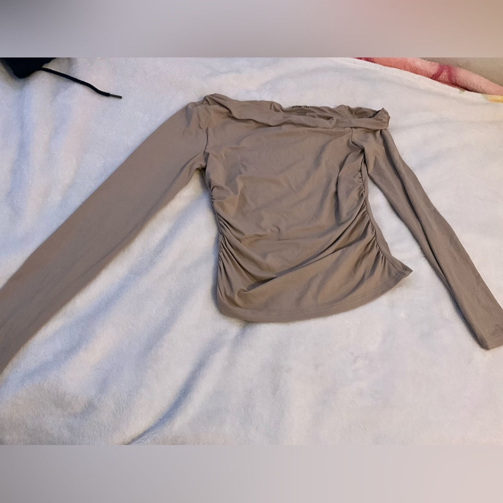Off shoulder long sleeve